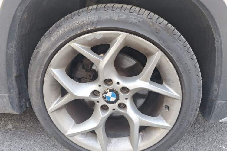 Used BMW X1 2015 xDrive20i X Package Upgrade Edition Right Front Wheel Hub