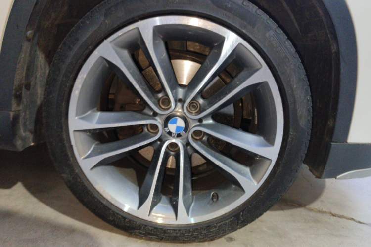 Used BMW X1 2015 sDrive18i Leading Edition Right Front Wheel Hub