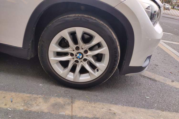 Used BMW X1 2015 sDrive18i Fashion Upgrade Edition Right Front Wheel Hub