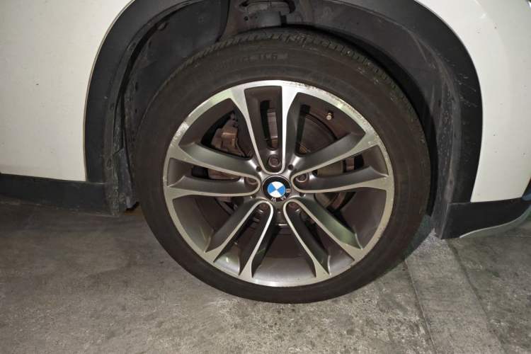 Used BMW X1 2015 sDrive18i Leading Edition Right Front Wheel Hub