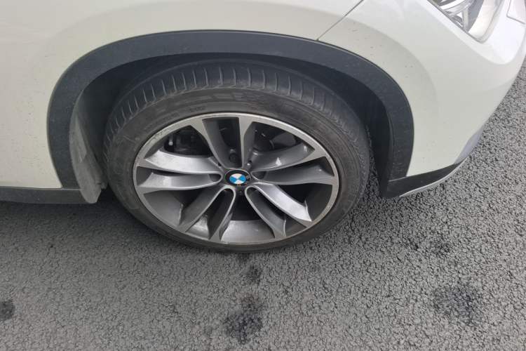 Used BMW X1 2015 sDrive18i Leading Edition Right Front Wheel Hub
