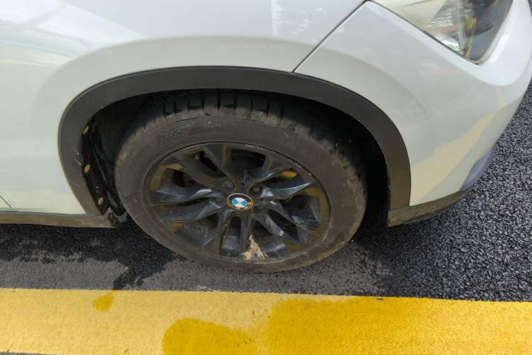 Used BMW X1 2015 sDrive18i Fashion Upgrade Edition Right Front Wheel Hub