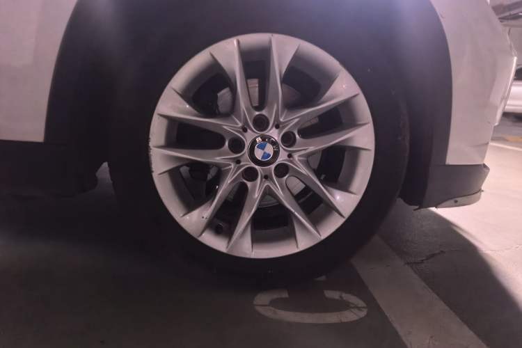 Used BMW X1 2015 sDrive18i Fashion Upgrade Edition Right Front Wheel Hub