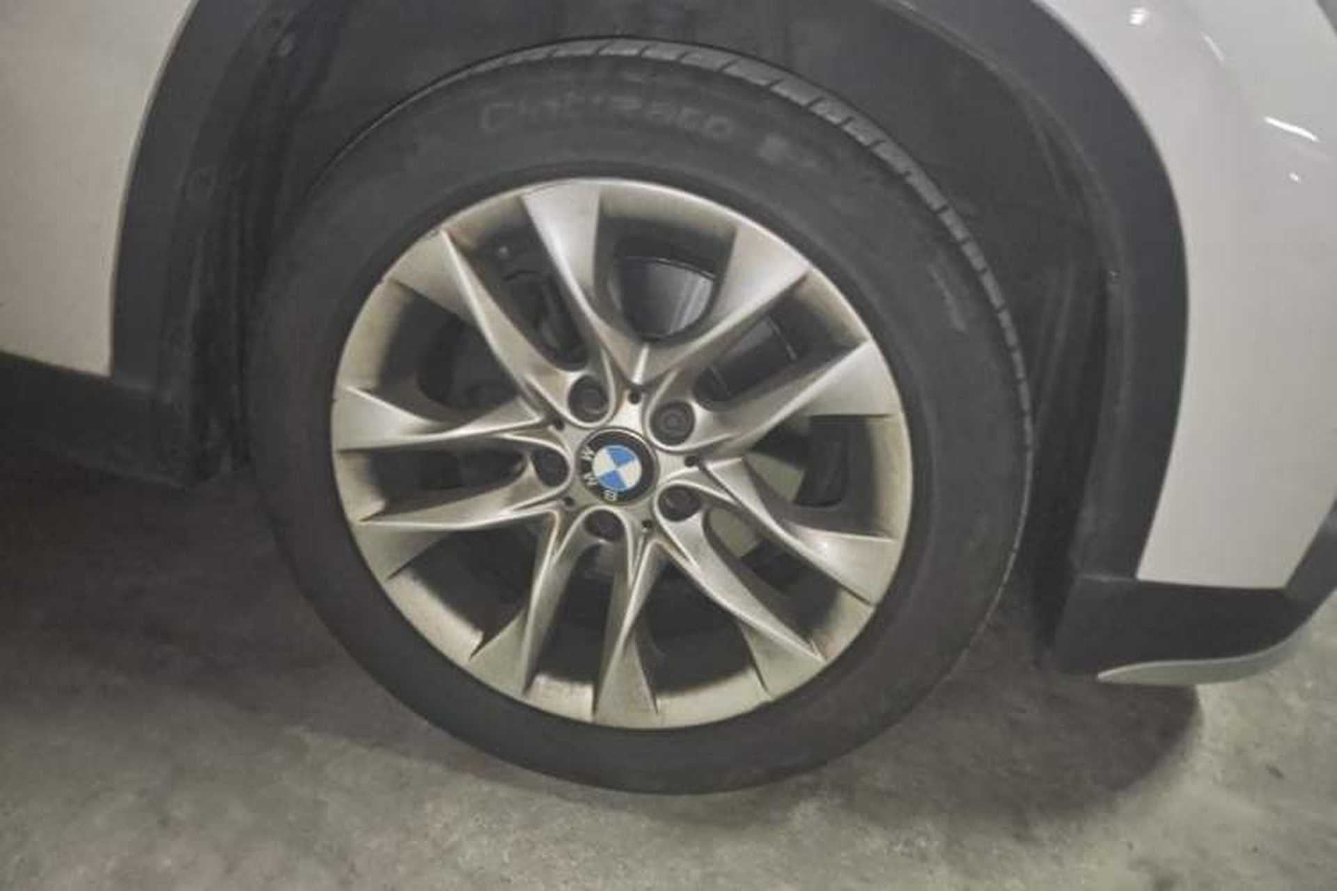 Used BMW X1 2015 sDrive18i Fashion Upgrade Edition Right Front Wheel Hub