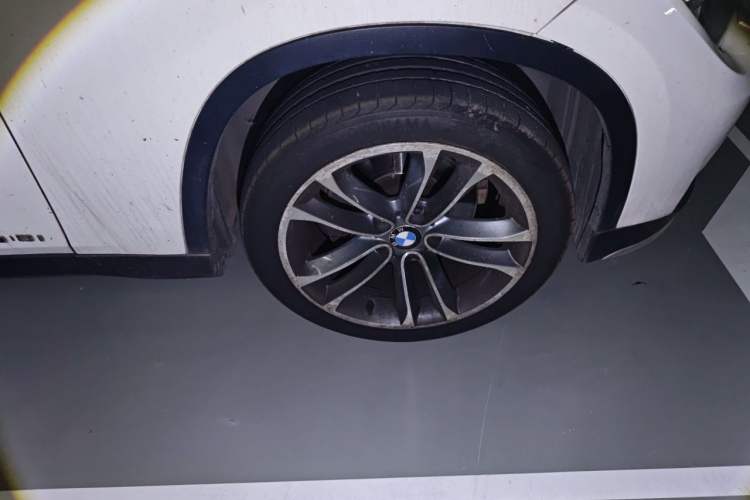 Used BMW X1 2015 sDrive18i Leading Edition Right Front Wheel Hub