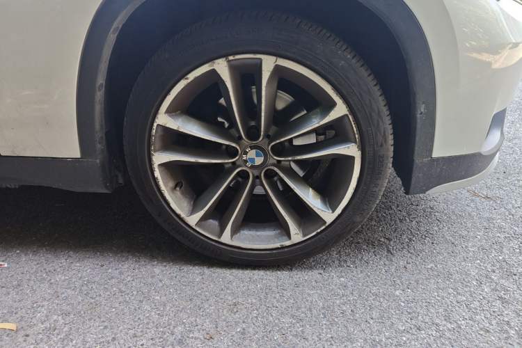 Used BMW X1 2015 sDrive18i Leading Edition Right Front Wheel Hub