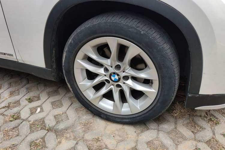 Used BMW X1 2015 sDrive18i Fashion Upgrade Edition Right Front Wheel Hub
