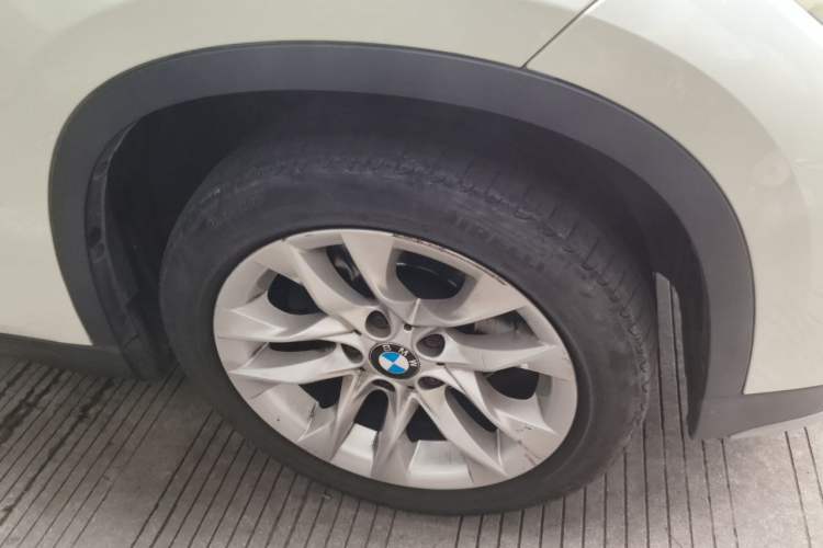 Used BMW X1 2015 sDrive18i Fashion Upgrade Edition Right Front Wheel Hub