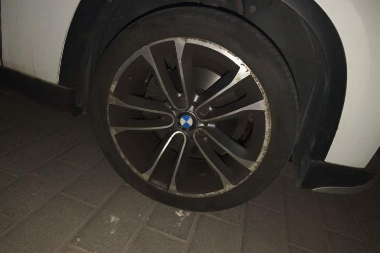 Used BMW X1 2015 sDrive18i Leading Edition Right Front Wheel Hub