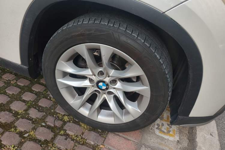 Used BMW X1 2015 sDrive18i Fashion Upgrade Edition Right Front Wheel Hub