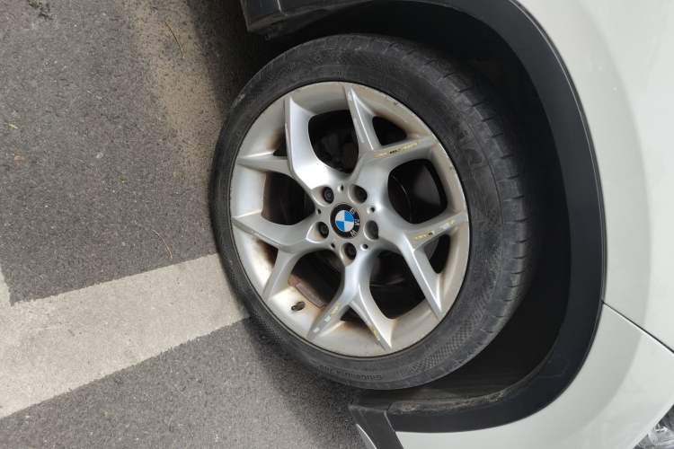 Used BMW X1 2015 sDrive18i Leading Edition Right Front Wheel Hub