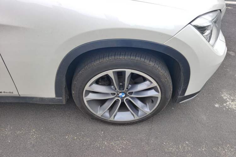 Used BMW X1 2015 sDrive18i Leading Edition Right Front Wheel Hub