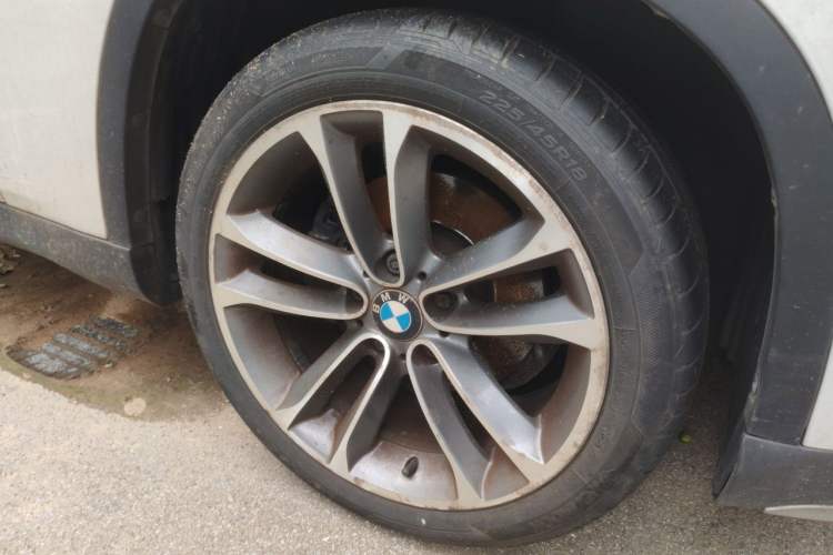 Used BMW X1 2015 sDrive18i Leading Edition Right Front Wheel Hub