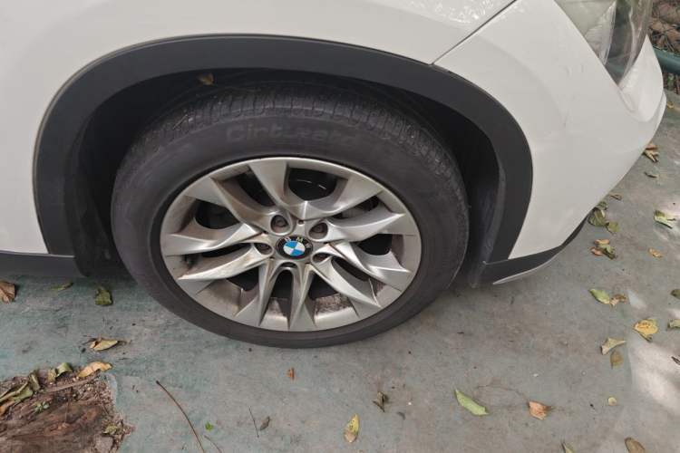 Used BMW X1 2015 sDrive18i Fashion Upgrade Edition Right Front Wheel Hub