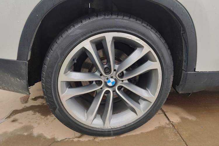 Used BMW X1 2015 sDrive18i Leading Edition Right Rear Wheel Hub
