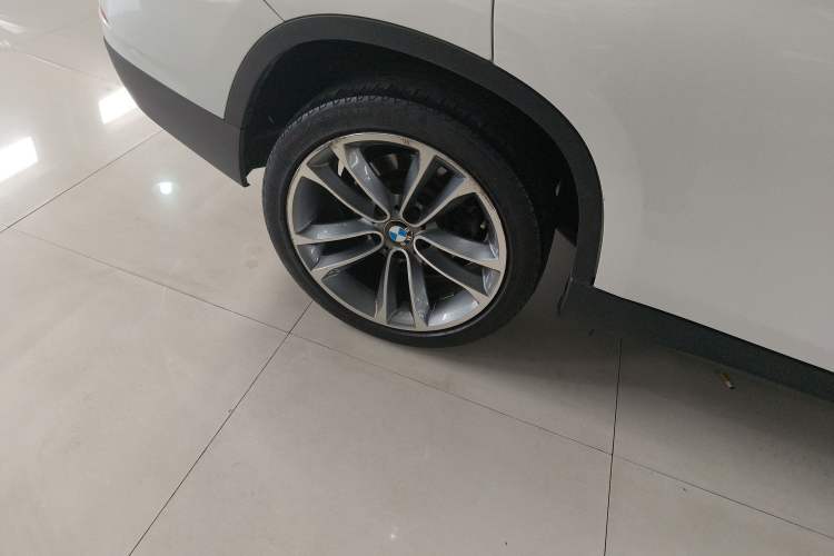 Used BMW X1 2015 sDrive18i Leading Edition Right Rear Wheel Hub