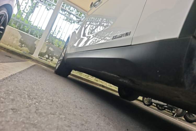 Used BMW X1 2015 sDrive18i Fashion Upgrade Edition Right Side Sill