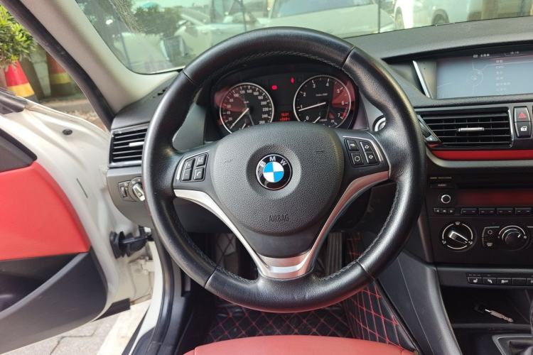 Used BMW X1 2015 sDrive18i Fashion Upgrade Edition Steering Wheel