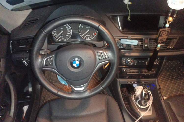 Used BMW X1 2015 sDrive18i Leading Edition Steering Wheel