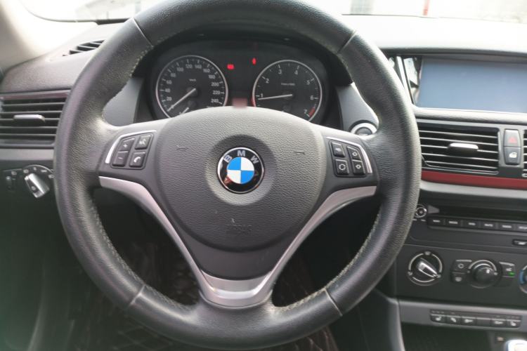 Used BMW X1 2015 sDrive18i Fashion Upgrade Edition Steering Wheel