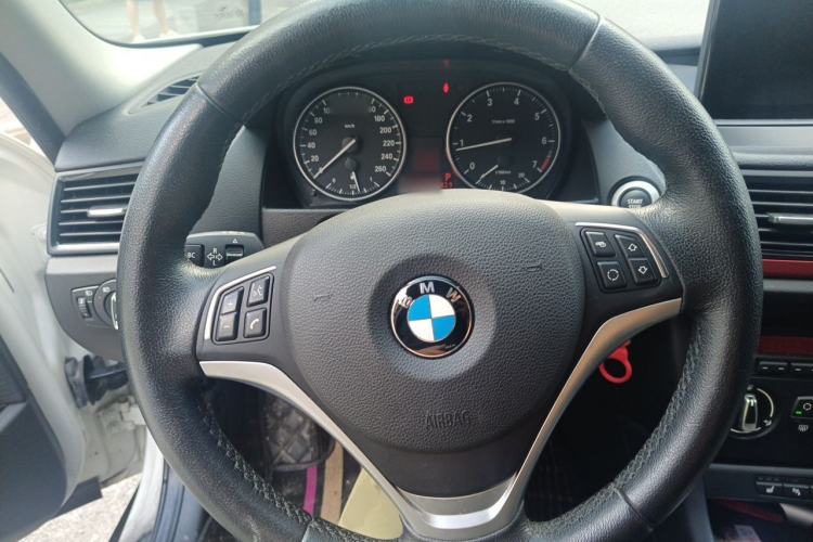 Used BMW X1 2015 sDrive18i Fashion Upgrade Edition Steering Wheel