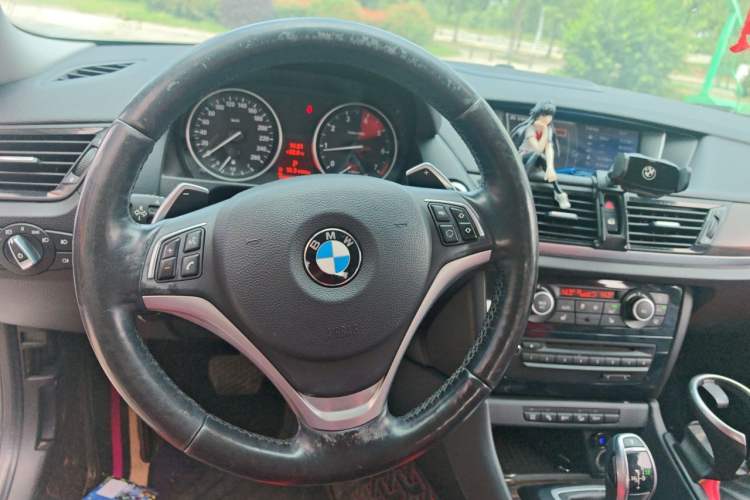 Used BMW X1 2015 xDrive20i X Package Upgrade Edition Steering Wheel