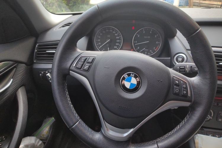 Used BMW X1 2015 sDrive18i Fashion Upgrade Edition Steering Wheel