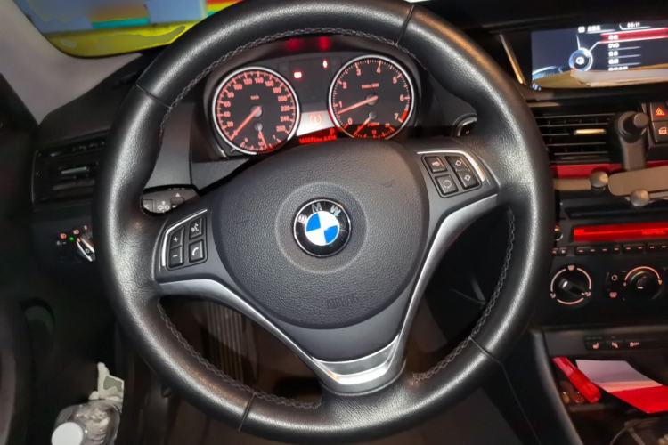 Used BMW X1 2015 sDrive18i Fashion Upgrade Edition Steering Wheel