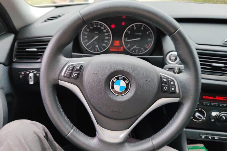 Used BMW X1 2015 sDrive18i Fashion Upgrade Edition Steering Wheel