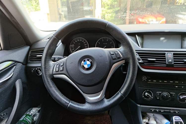 Used BMW X1 2015 sDrive18i Fashion Upgrade Edition Steering Wheel