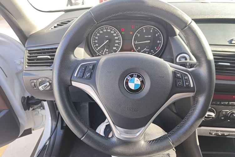 Used BMW X1 2015 sDrive18i Fashion Upgrade Edition Steering Wheel