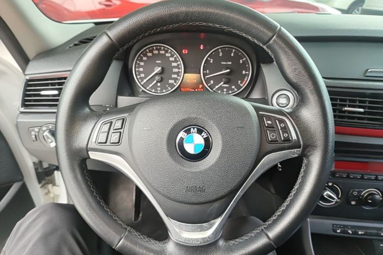Used BMW X1 2015 sDrive18i Fashion Upgrade Edition Steering Wheel