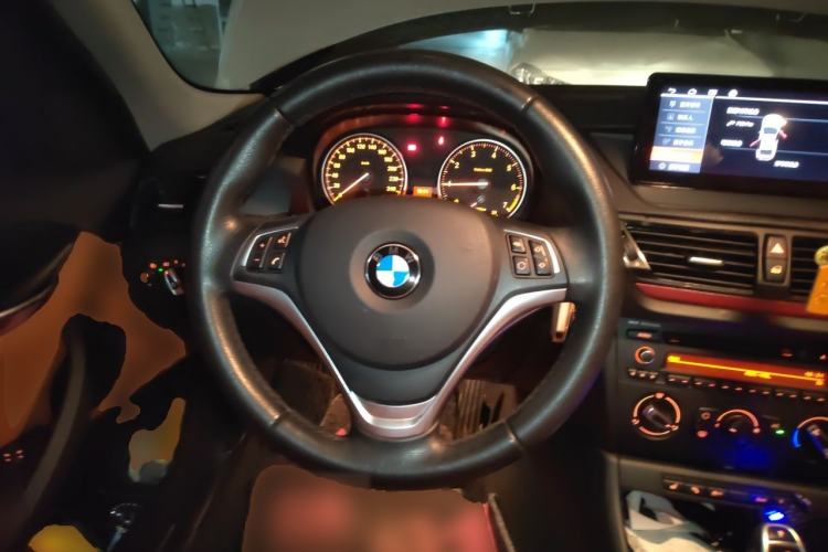 Used BMW X1 2015 sDrive18i Fashion Upgrade Edition Steering Wheel