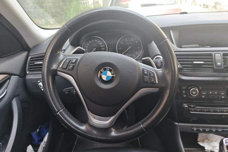Used BMW X1 2015 xDrive20i X Package Upgrade Edition Steering Wheel