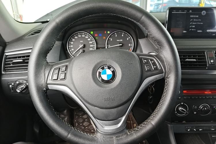 Used BMW X1 2015 sDrive18i Fashion Upgrade Edition Steering Wheel