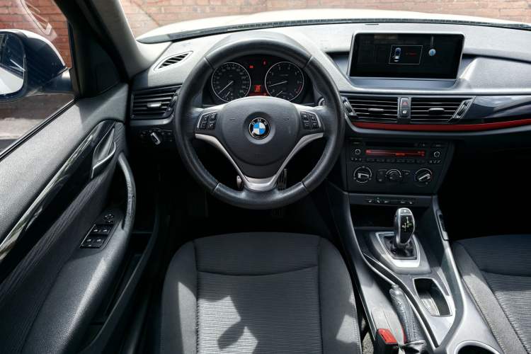 Used BMW X1 2015 sDrive18i Fashion Upgrade Edition Steering Wheel