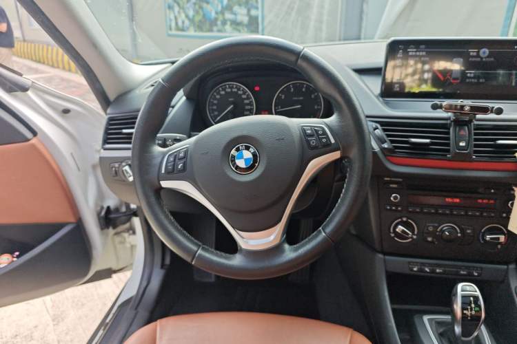 Used BMW X1 2015 sDrive18i Fashion Upgrade Edition Steering Wheel