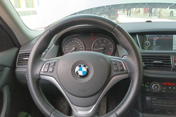 Used BMW X1 2015 xDrive20i Fashion Upgrade Edition Steering Wheel