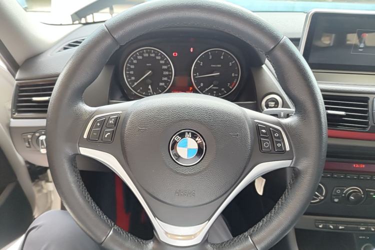 Used BMW X1 2015 sDrive18i Fashion Upgrade Edition Steering Wheel