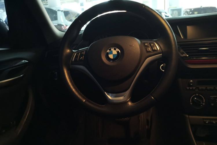 Used BMW X1 2015 sDrive18i Fashion Upgrade Edition Steering Wheel
