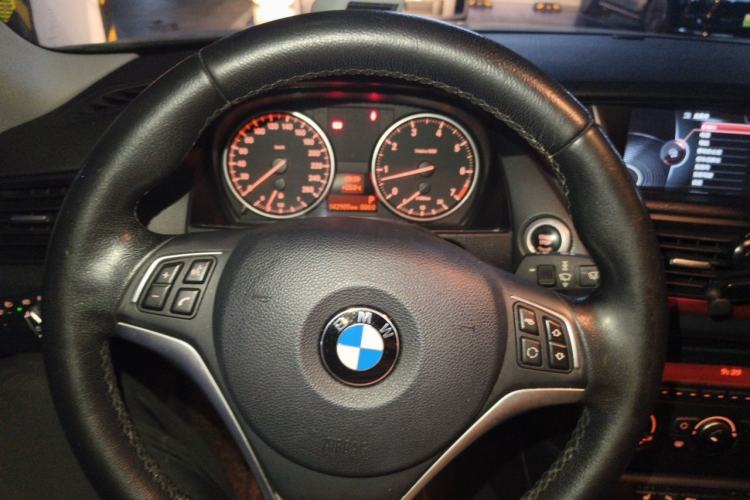 Used BMW X1 2015 sDrive18i Fashion Upgrade Edition Steering Wheel