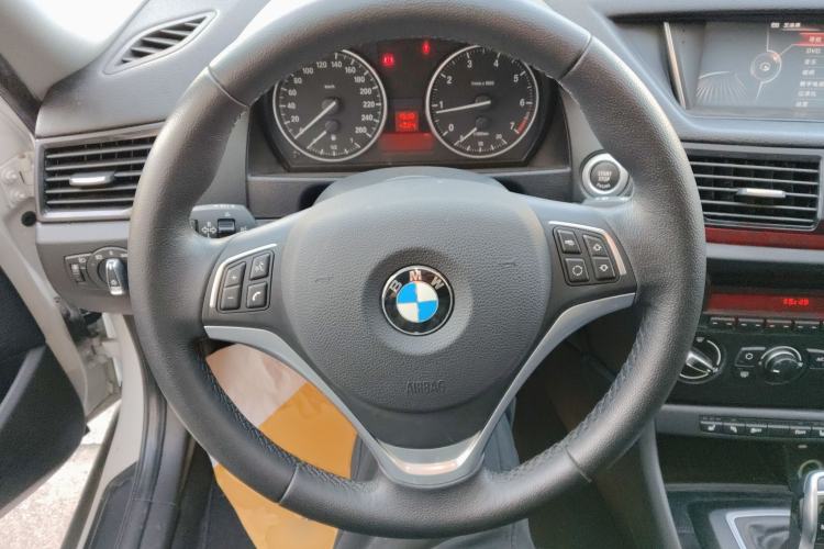 Used BMW X1 2015 sDrive18i Fashion Upgrade Edition Steering Wheel