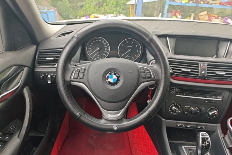 Used BMW X1 2015 sDrive18i Fashion Upgrade Edition Steering Wheel