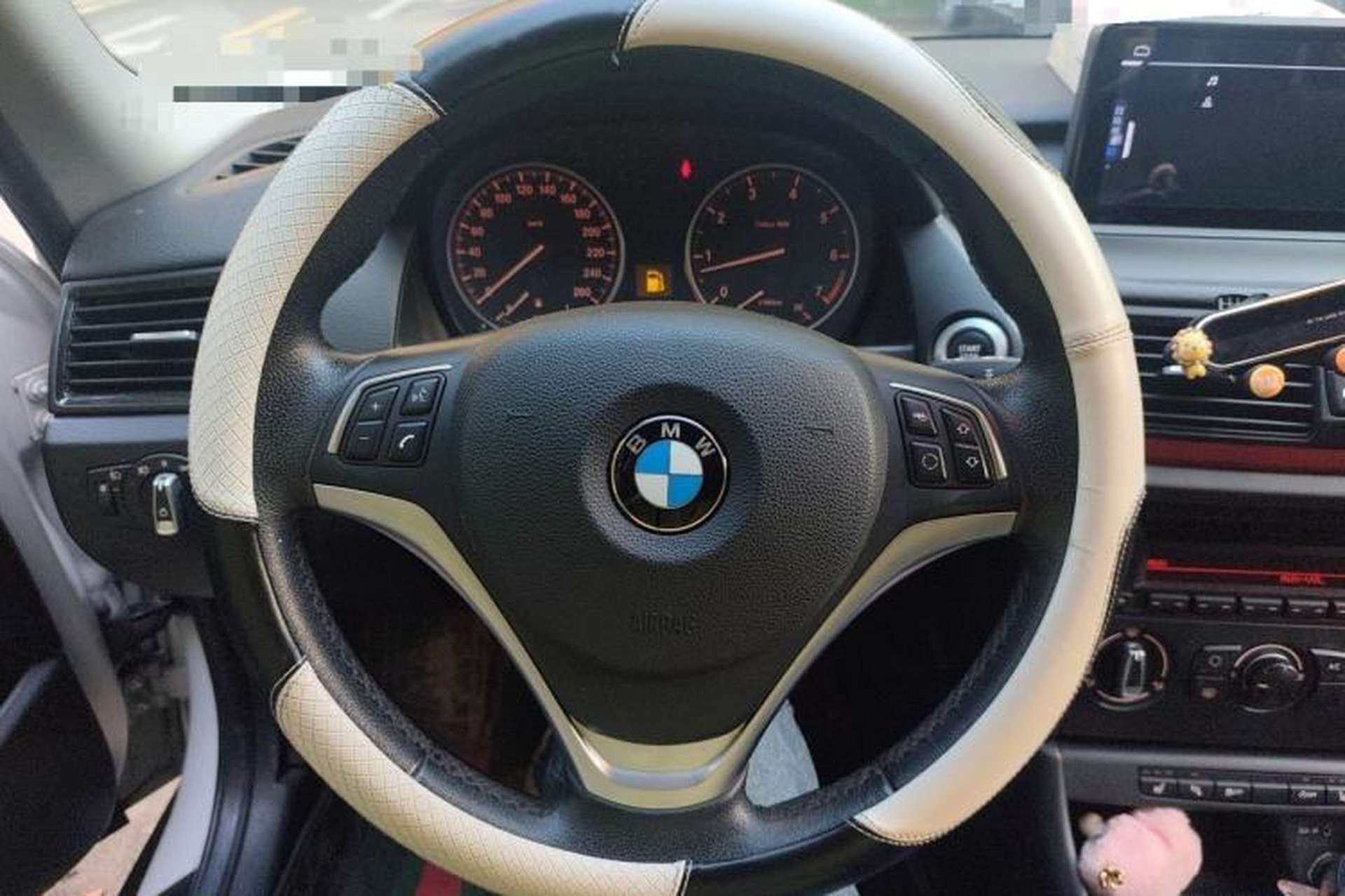 Used BMW X1 2015 sDrive18i Fashion Upgrade Edition Steering Wheel