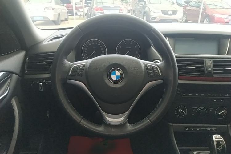 Used BMW X1 2015 sDrive18i Fashion Upgrade Edition Steering Wheel