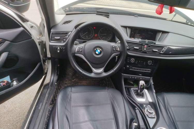 Used BMW X1 2015 sDrive18i Leading Edition Steering Wheel