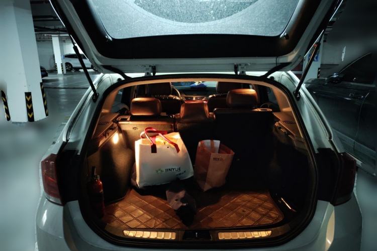 Used BMW X1 2015 sDrive18i Fashion Upgrade Edition Trunk