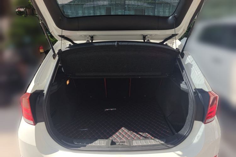 Used BMW X1 2015 sDrive18i Fashion Upgrade Edition Trunk
