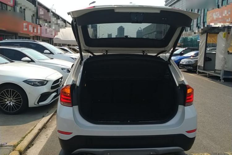 Used BMW X1 2015 sDrive18i Fashion Upgrade Edition Trunk