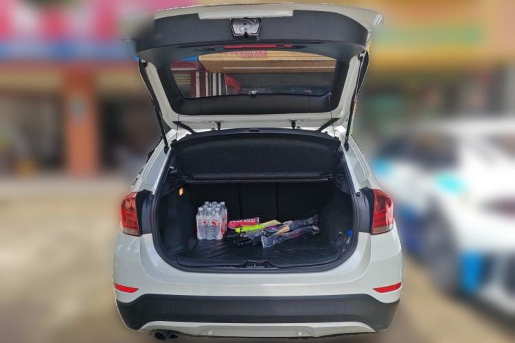 Used BMW X1 2015 sDrive18i Fashion Upgrade Edition Trunk